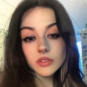 Meet your Posher, Camila